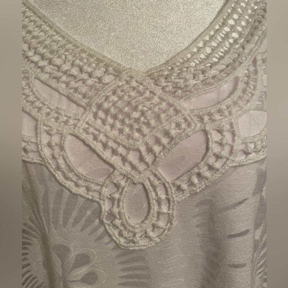 Casual Express white summer top - Picture 3 of 6